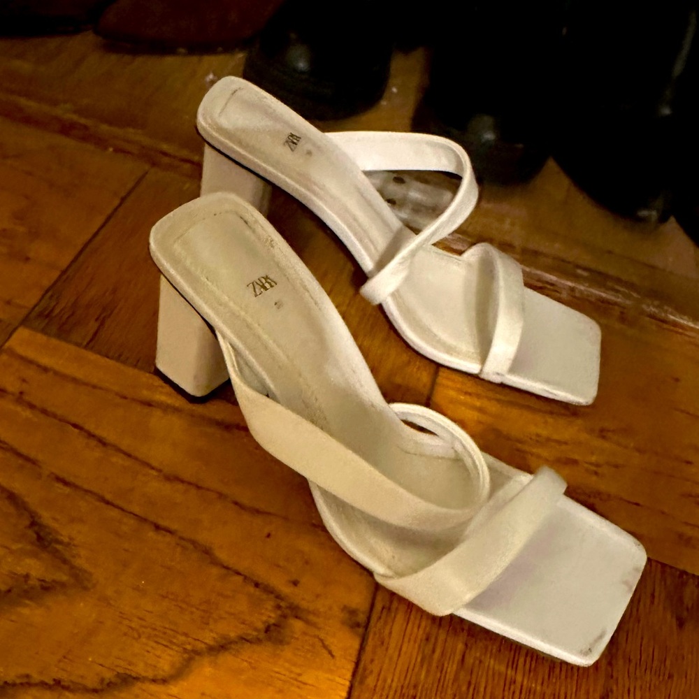 Zara size 39 white heels